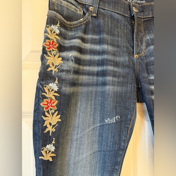 Driftwood Jeans with Floral Detail Size 30 - Picture 12 of 12
